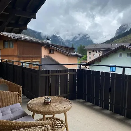 Mountainlodge Sellaronda * カナツェーイ